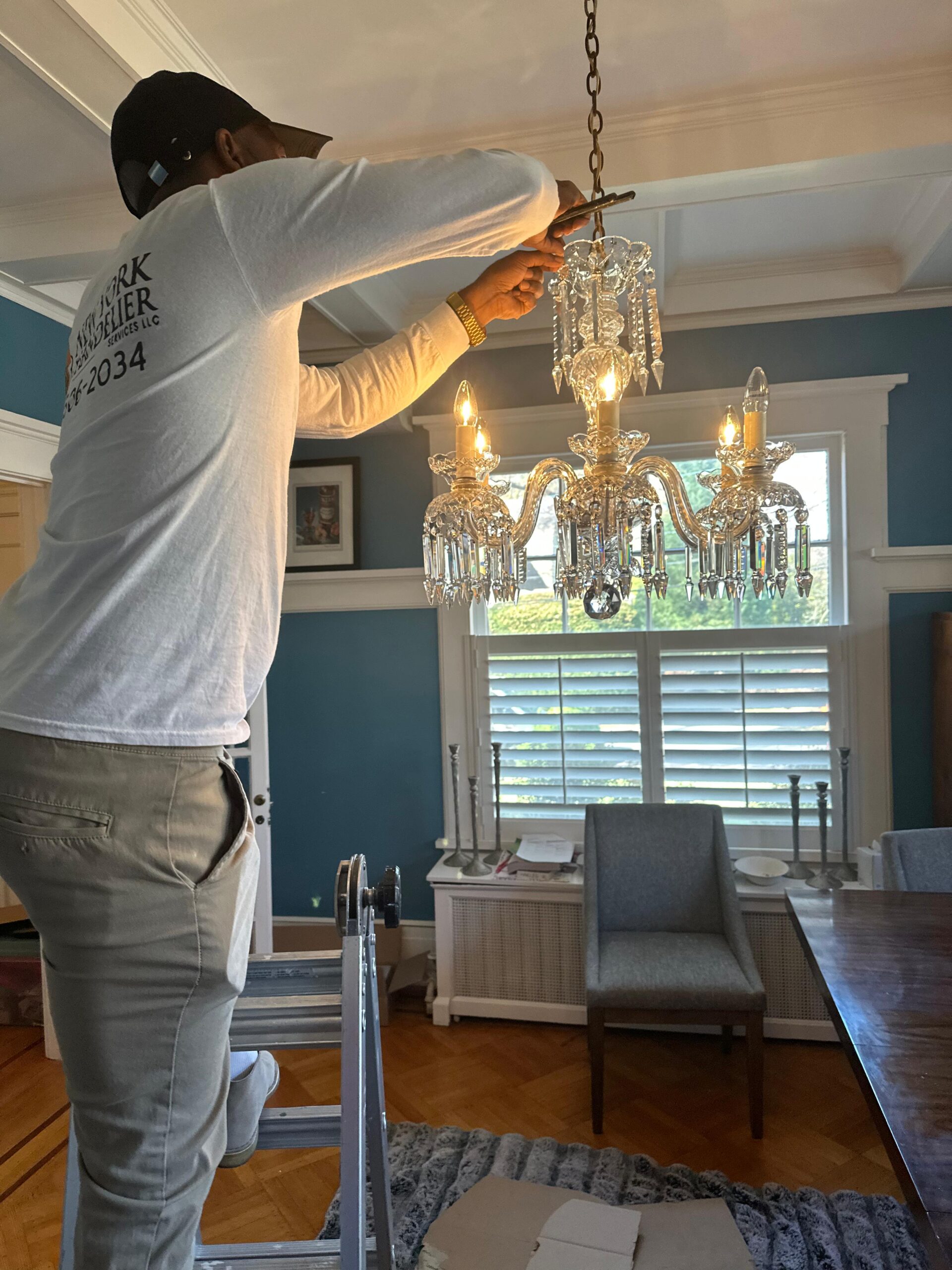 chandelier cleaning and repairing services